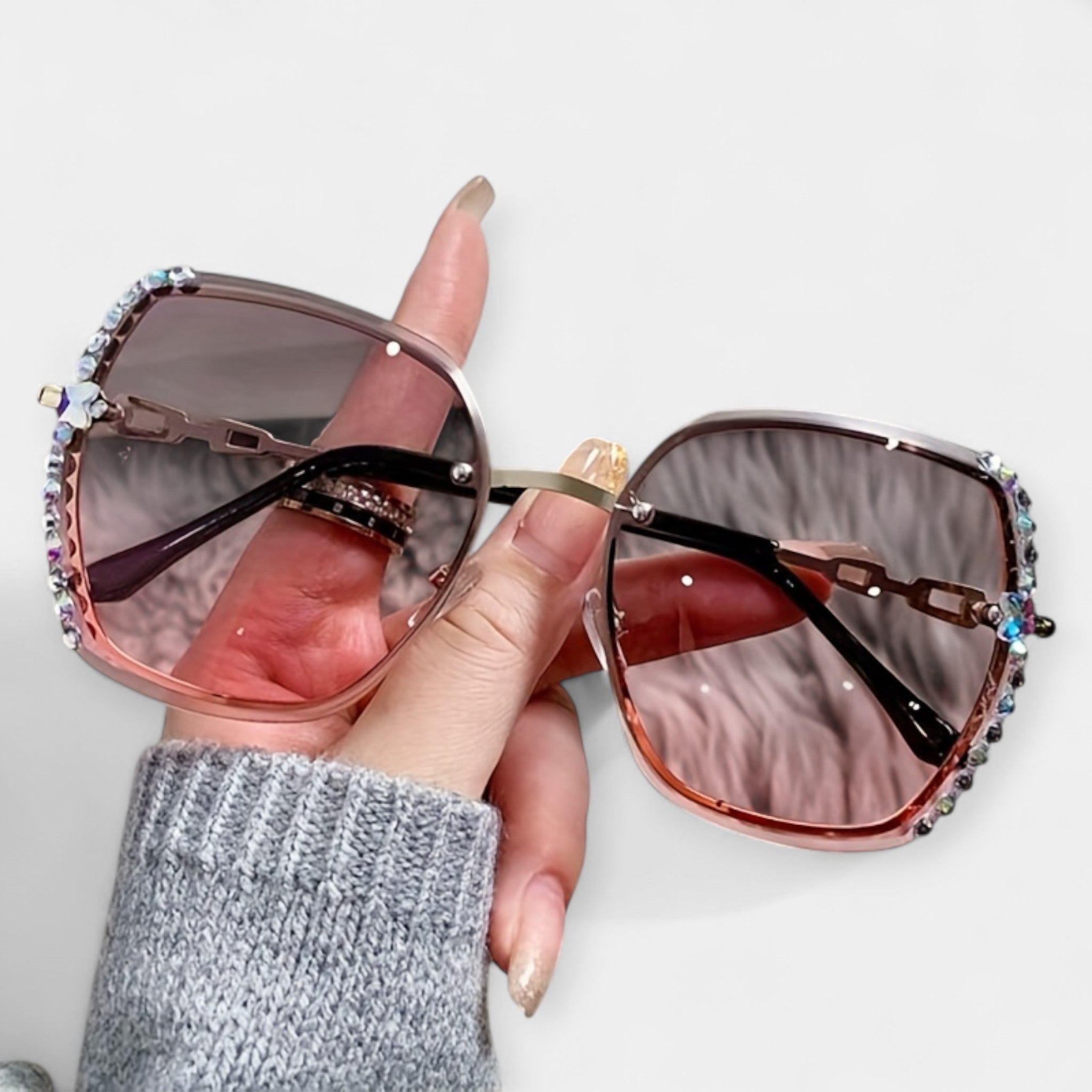 Lucie Elegants Metallist Päikeseprillid Gradient Läätsed